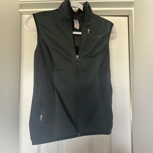 Patagonia black women’s polartec vest